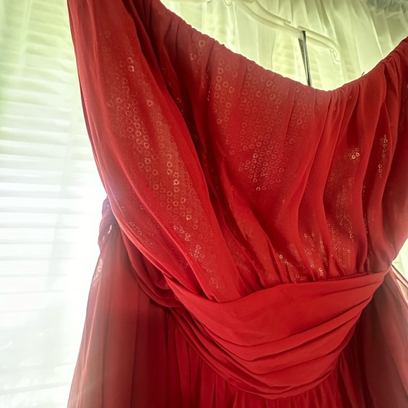 2015 bridesmaid dress, never worn. Great condition. - Picture 2 of 6